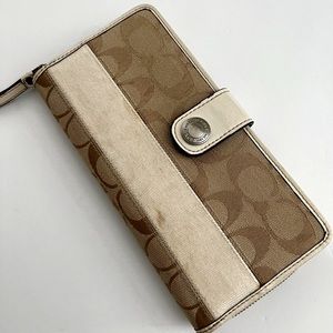 Coach Signature C Logo Long Wallet - Ivory/Tan